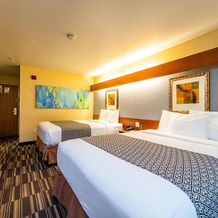 Microtel Inn And Suites Ocala Exterior photo