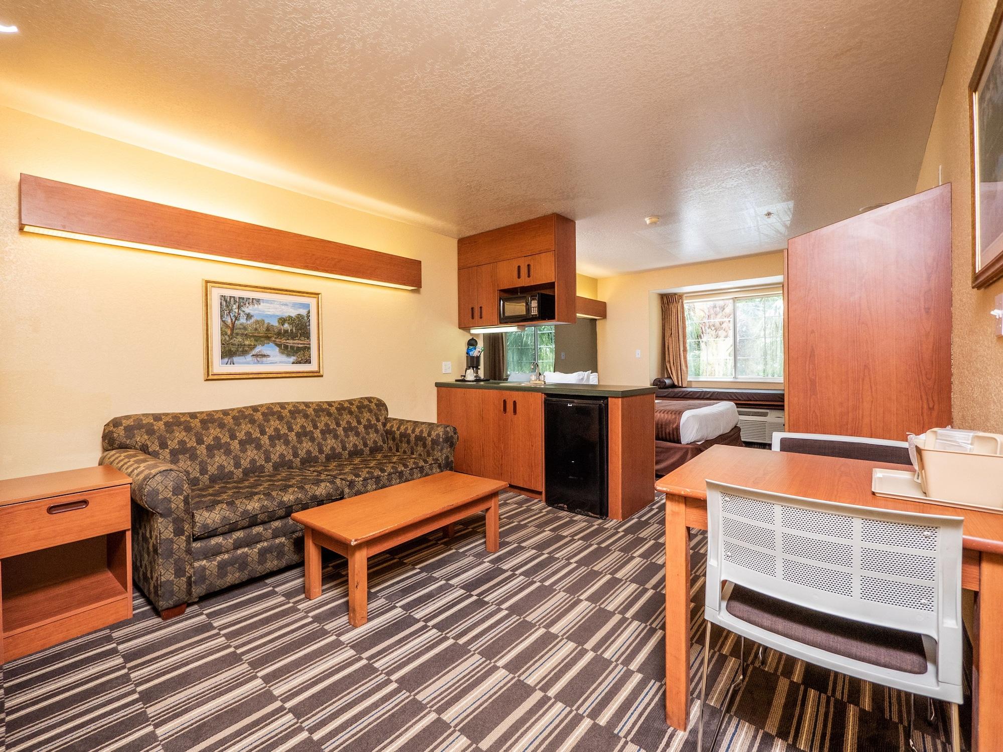Microtel Inn And Suites Ocala Exterior photo