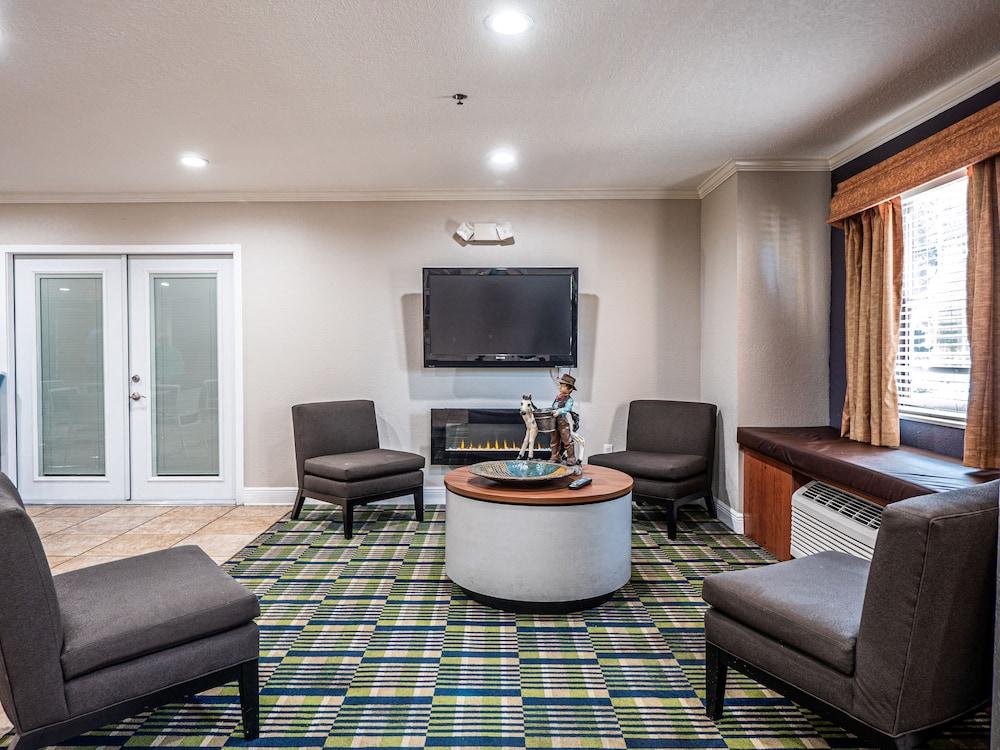 Microtel Inn And Suites Ocala Exterior photo