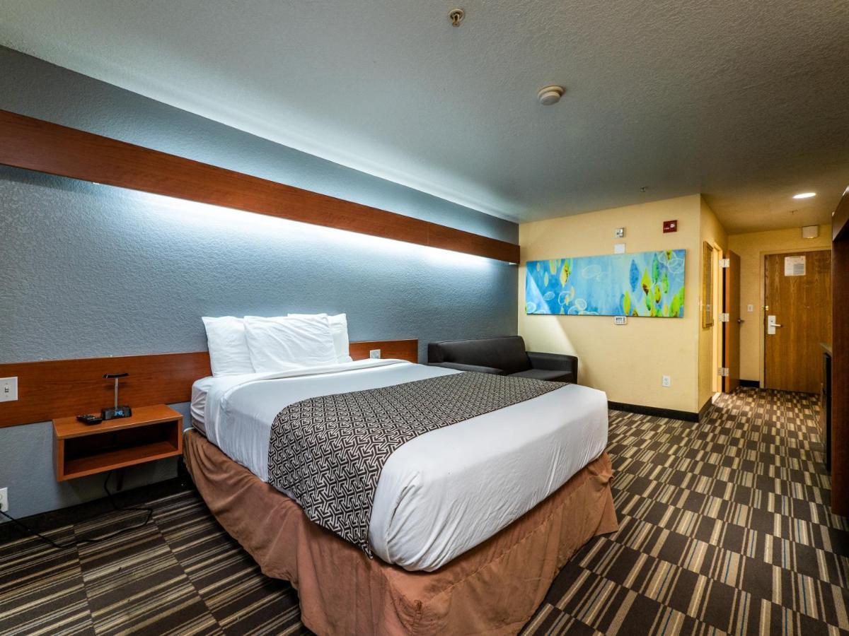 Microtel Inn And Suites Ocala Exterior photo